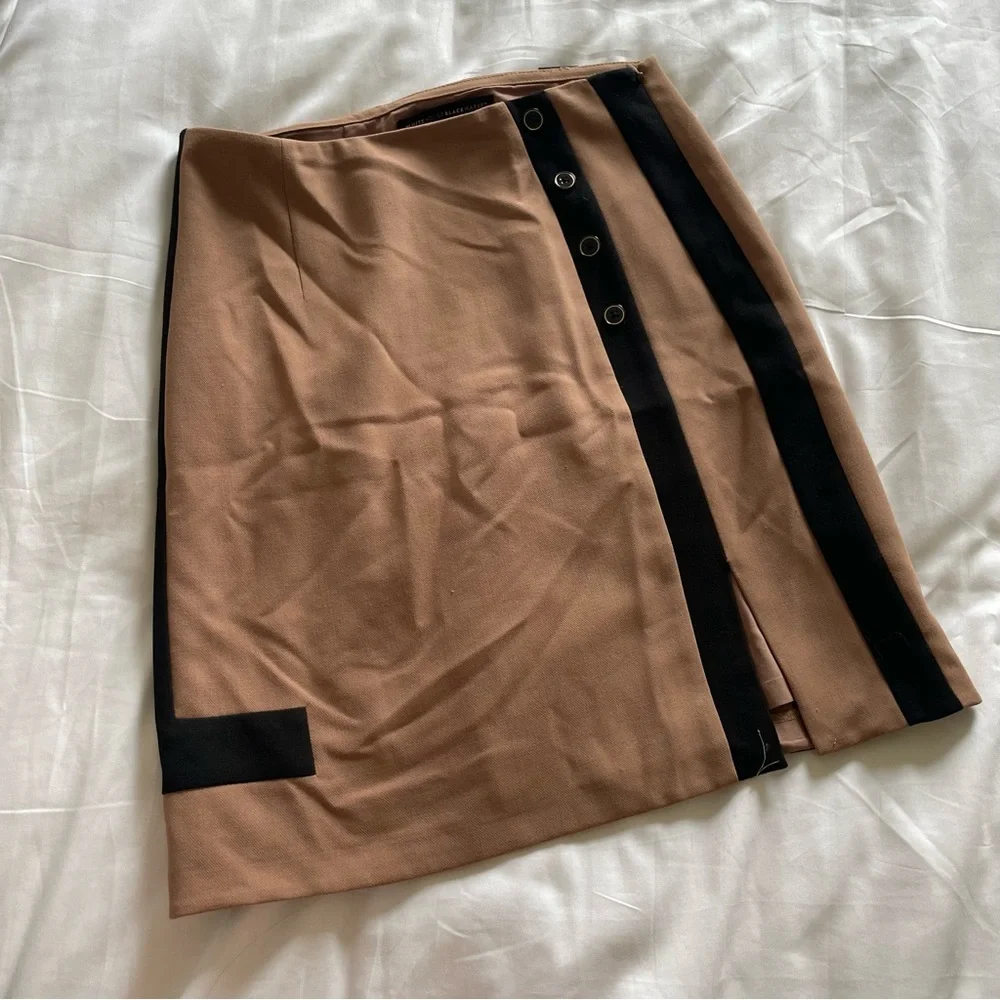 White House Black Market Black and Tan skirt - Picture 6 of 7